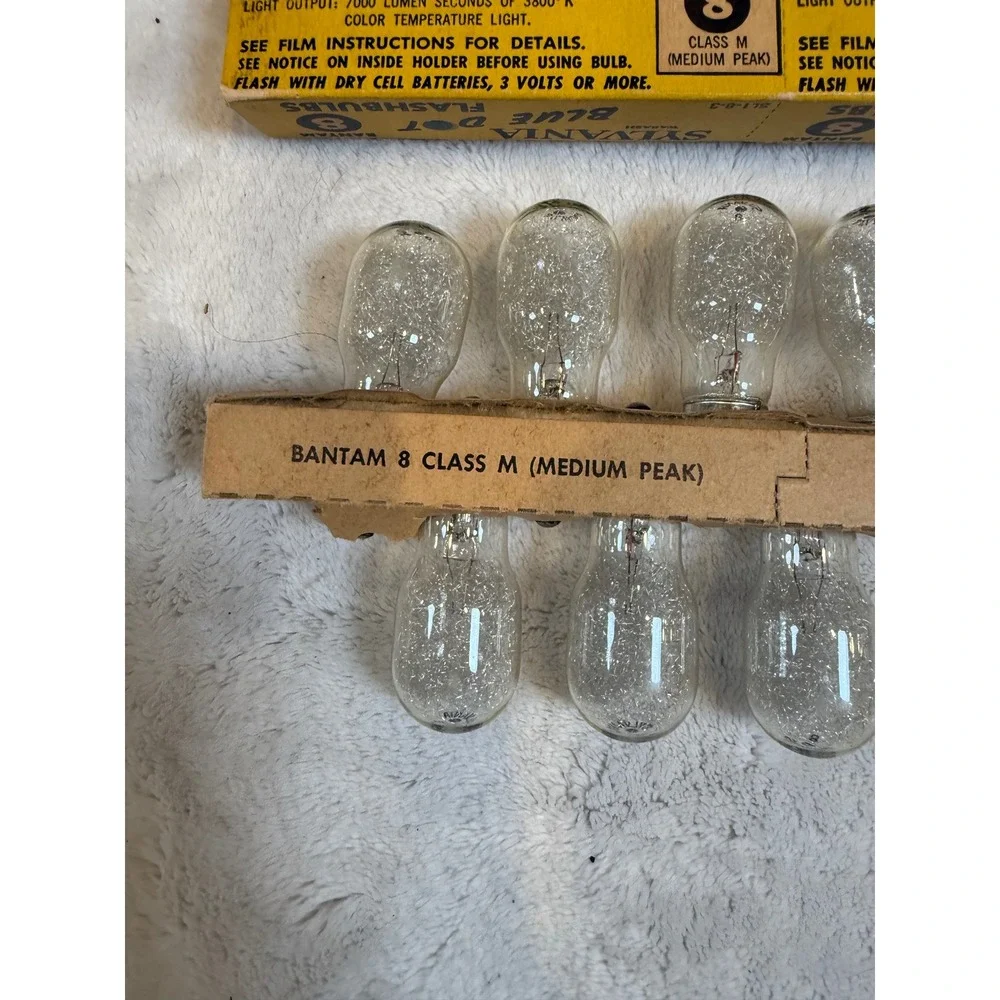 Vintage Sylvania Blue Dot Bantam 8 Superflash Bulbs 7 Count Class M‎ Medium Peak